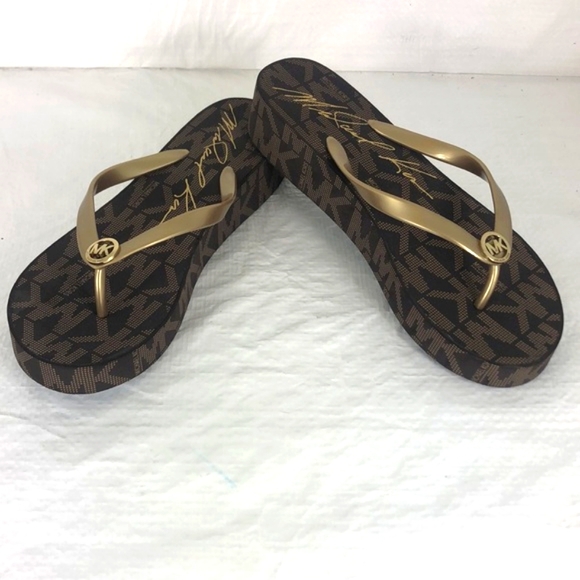 Michael Kors Logo Print Gold Metallic Sandals - Picture 4 of 9
